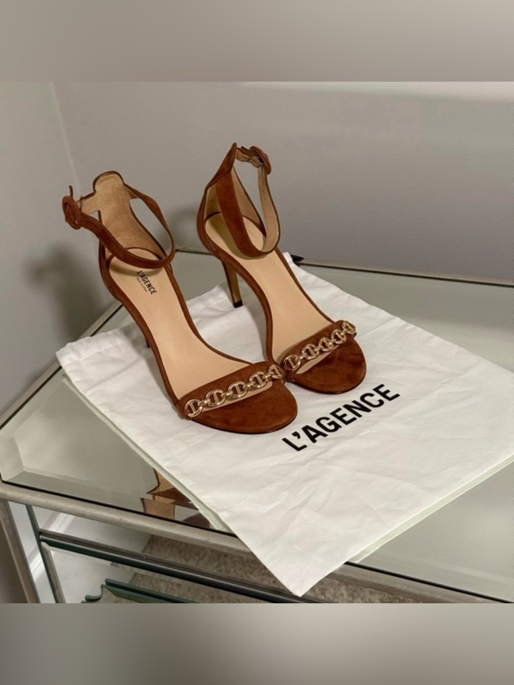 L'AGENCE Tan Suede 3-1/2” Open Toe Sandals w/ Gold Chain Detail EU Size 39